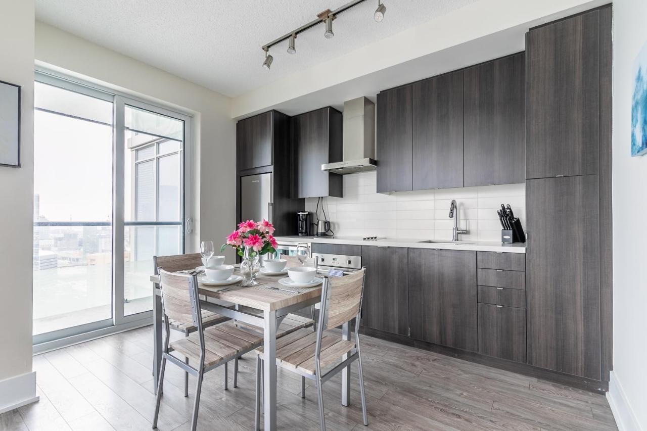 Stunning Views Of Downtown - Luxury High Rise With King Bed! Villa Toronto Luaran gambar